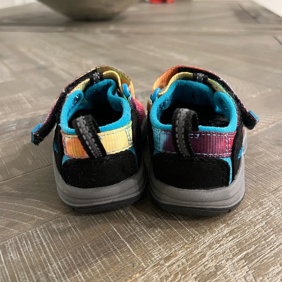 Keen Newport Toddler Rainbow Tie Dye Sandals - Picture 5 of 10